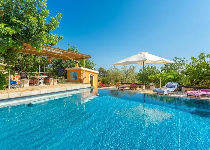 Nina Large Private Pool Ac Wifi Villa