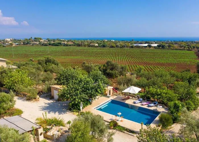 Nina Large Private Pool Ac Wifi